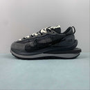 Tênis Nike x Sacai Black Whithe Dark