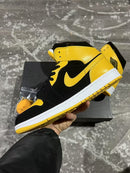 Nike Air Jordan 1 Mid SE Black Yellow noir et jaune