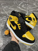 Nike Air Jordan 1 Mid SE Black Yellow noir et jaune
