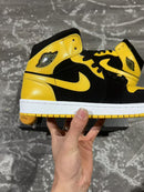 Nike Air Jordan 1 Mid SE Black Yellow noir et jaune