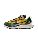 Tênis Nike x Sacai