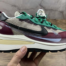Tênis Nike x Sacai - Villain Red Neptune Green